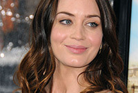 2013-makeup-trend-dewy-skin-side